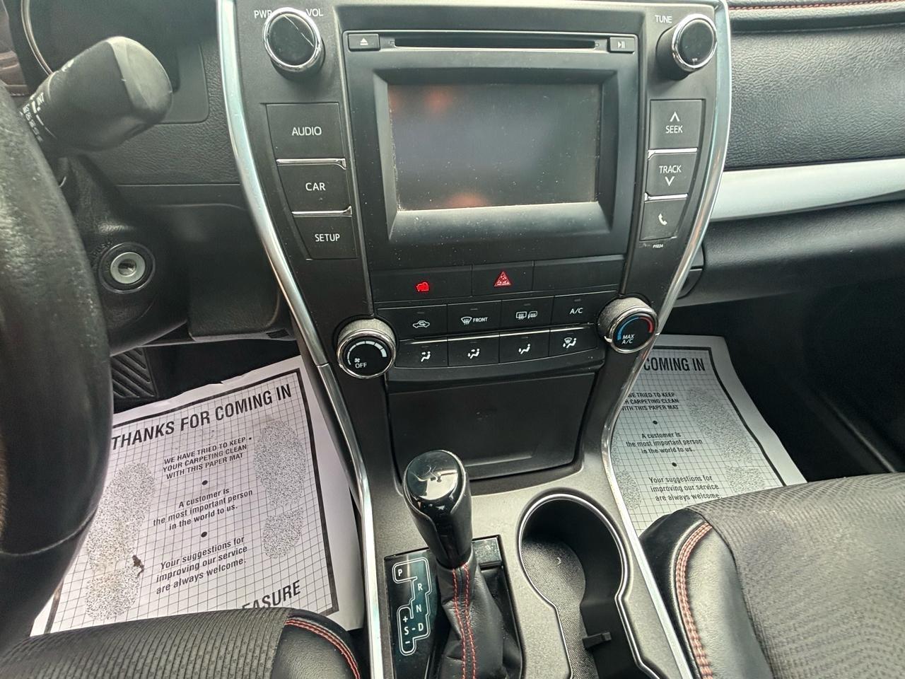 Toyota Camry 4dr Sdn I4 Auto SE w/Special Edition Pkg (Natl) 2016