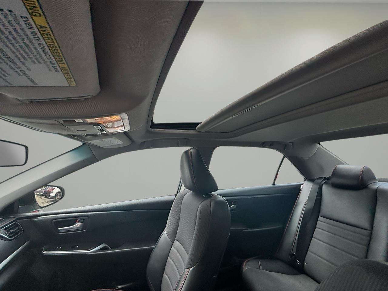 Toyota Camry 4dr Sdn I4 Auto SE w/Special Edition Pkg (Natl) 2016