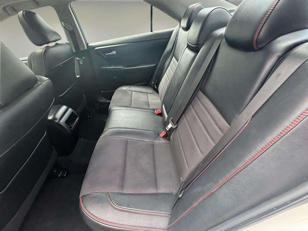 Toyota Camry 4dr Sdn I4 Auto SE w/Special Edition Pkg (Natl) 2016