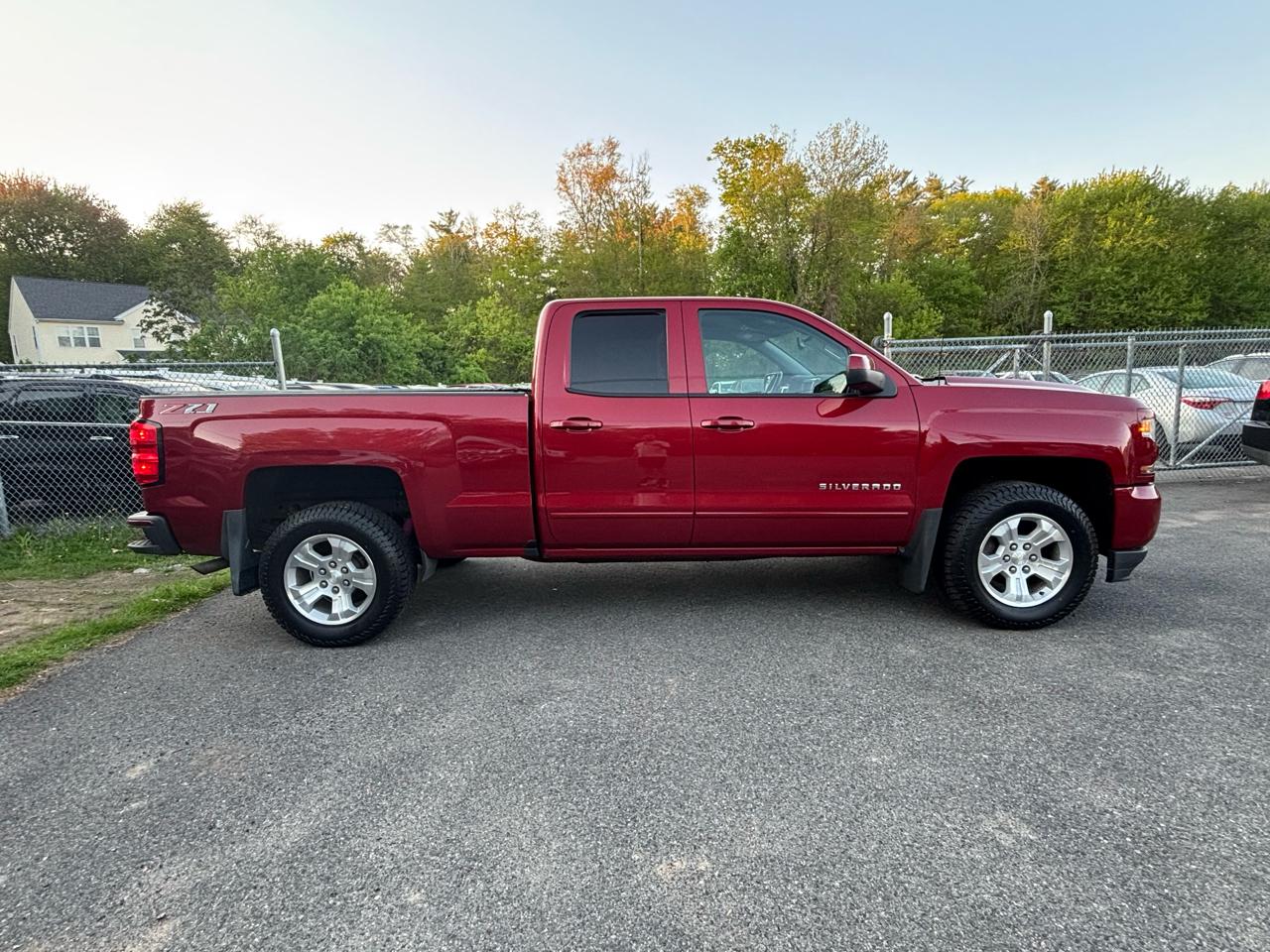 Chevrolet Silverado 1500 4WD Double Cab 143.5" LT w/2LT 2018