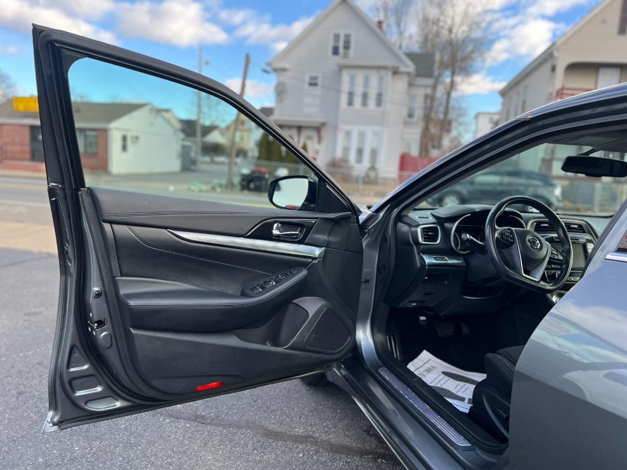 Nissan Maxima S 3.5L 2019