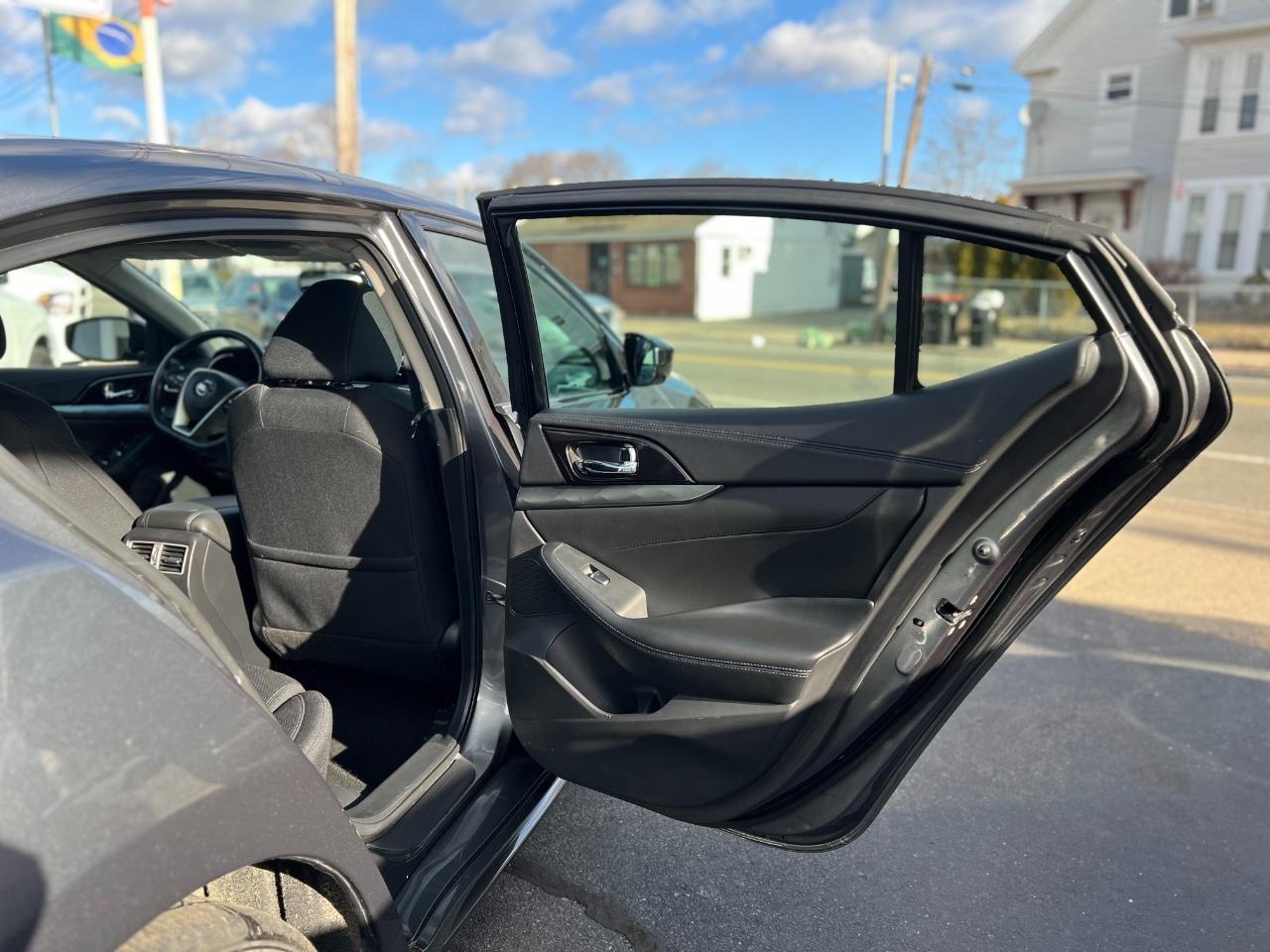 Nissan Maxima S 3.5L 2019