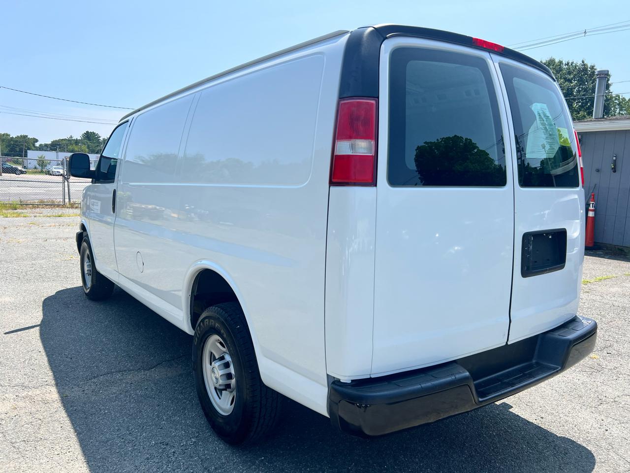 Chevrolet Express Cargo Van RWD 2500 135" 2017