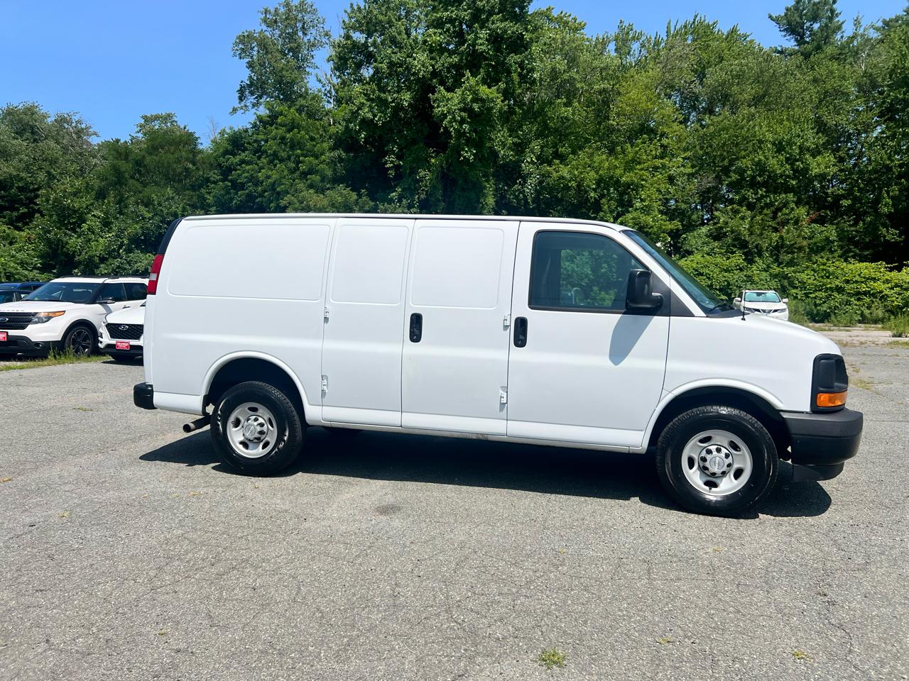 Chevrolet Express Cargo Van RWD 2500 135" 2017