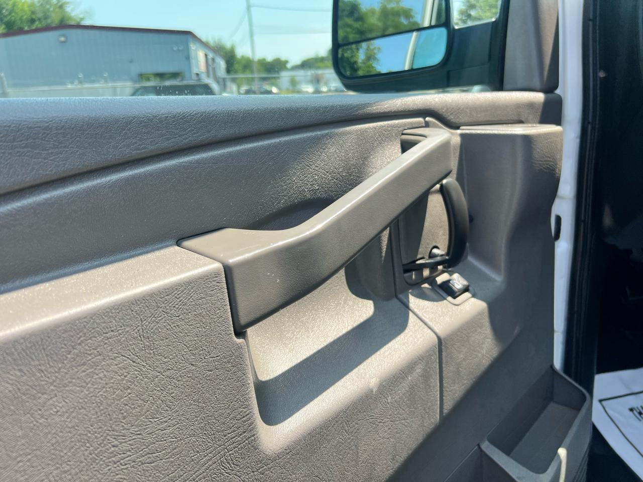 Chevrolet Express Cargo Van RWD 2500 135" 2017