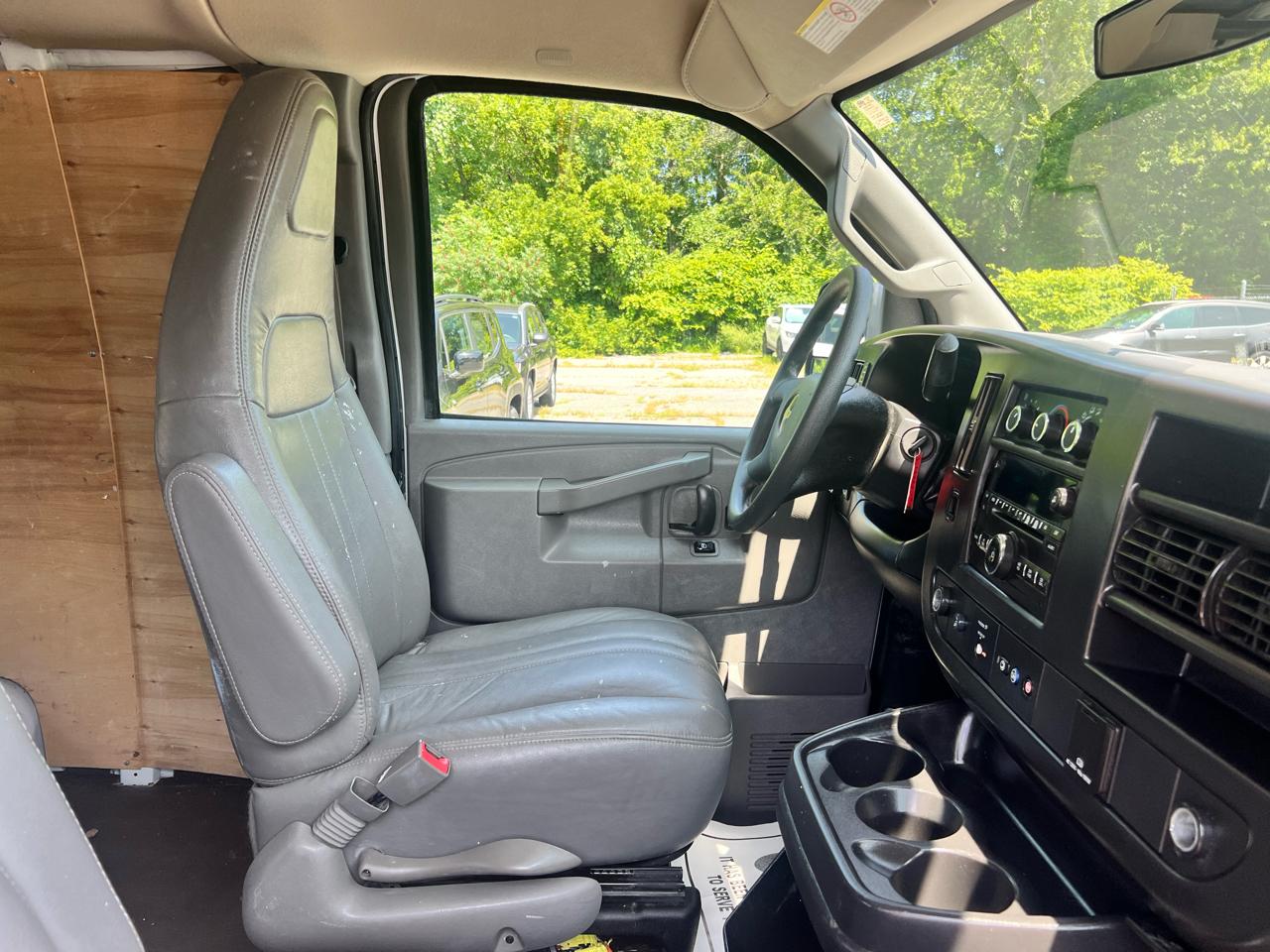 Chevrolet Express Cargo Van RWD 2500 135" 2017
