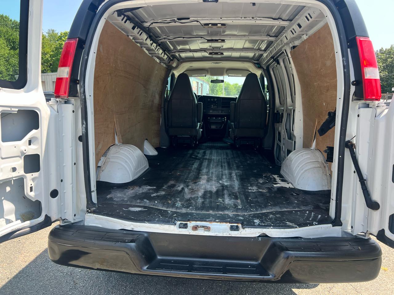 Chevrolet Express Cargo Van RWD 2500 135" 2017