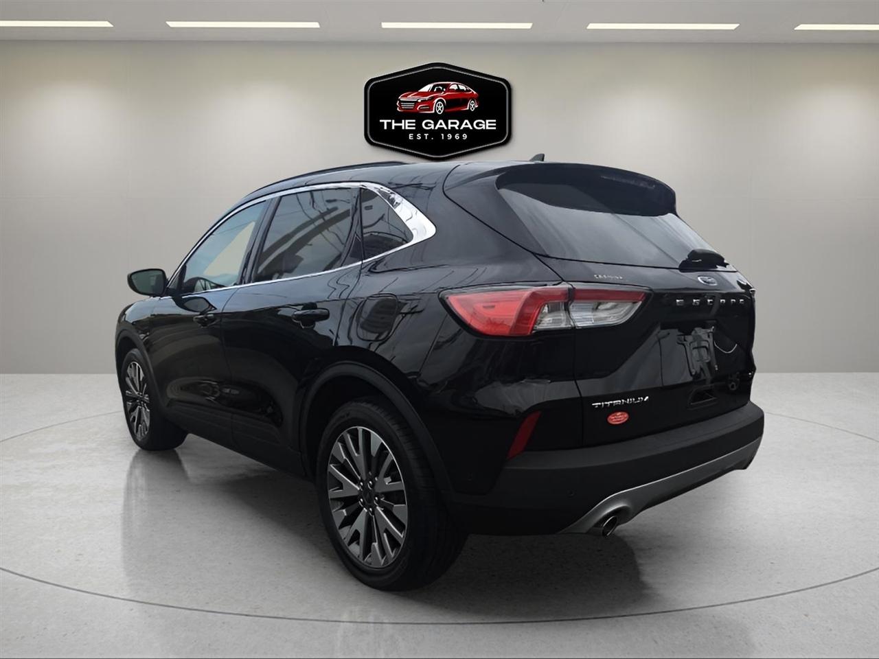 Ford Escape Titanium Hybrid AWD 2021