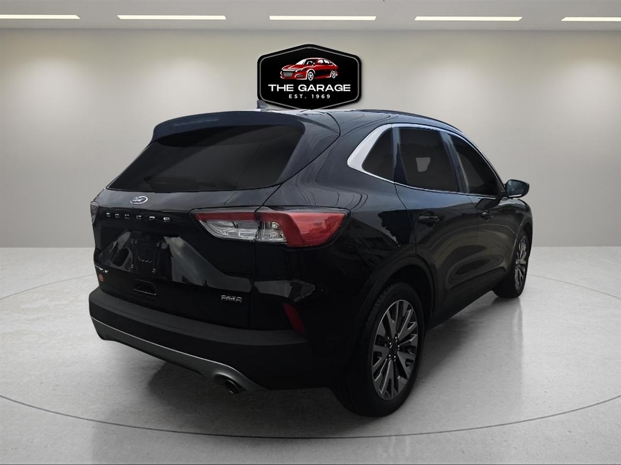 Ford Escape Titanium Hybrid AWD 2021
