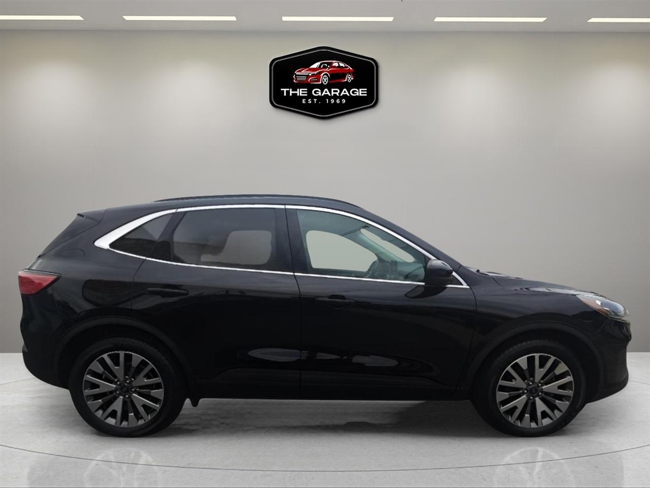 Ford Escape Titanium Hybrid AWD 2021