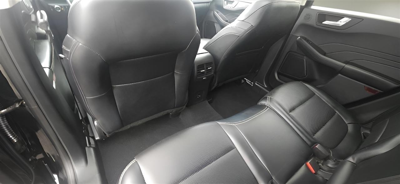 Ford Escape Titanium Hybrid AWD 2021