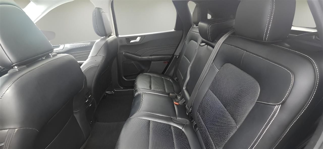 Ford Escape Titanium Hybrid AWD 2021