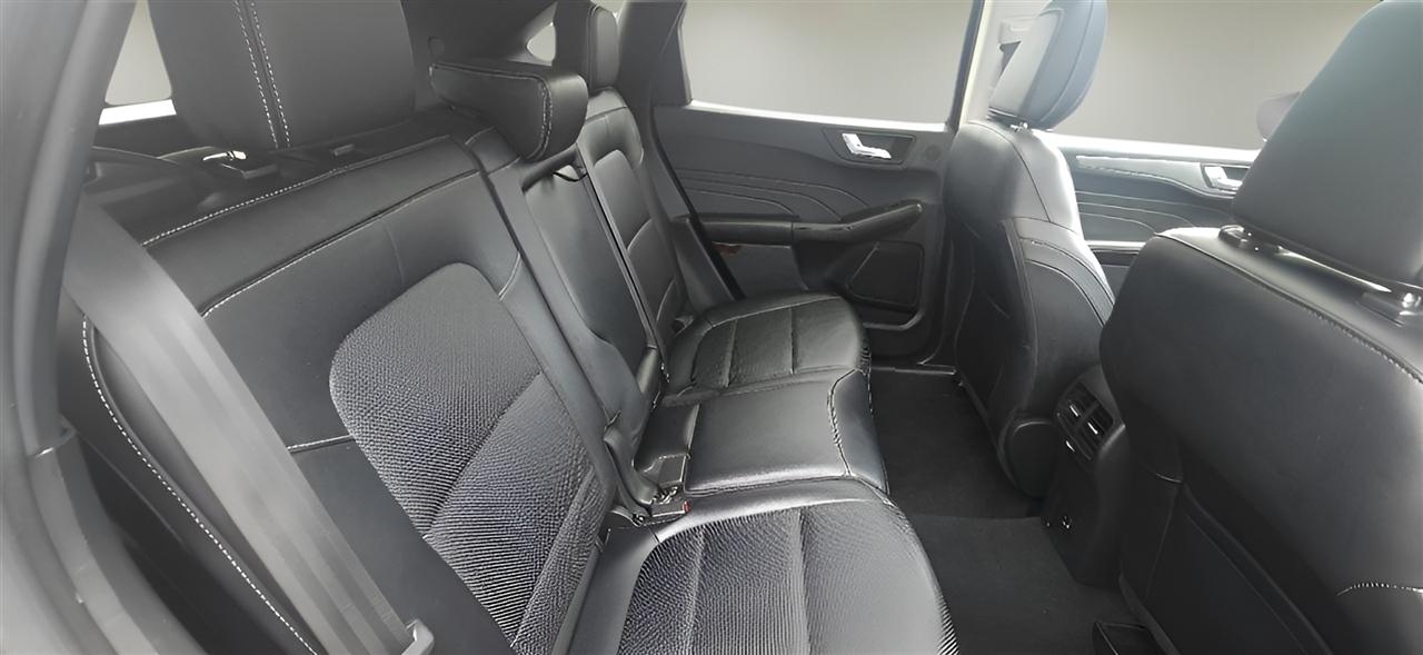 Ford Escape Titanium Hybrid AWD 2021