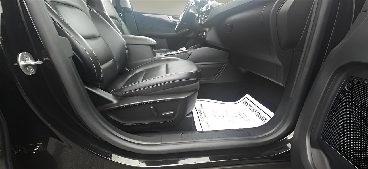 Ford Escape Titanium Hybrid AWD 2021