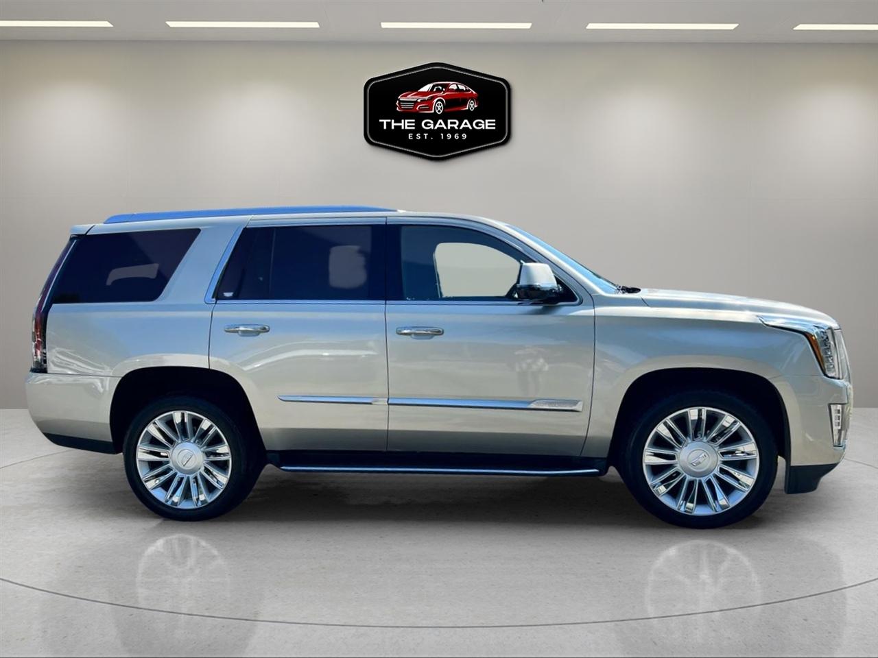 Cadillac Escalade 4WD 4dr Platinum 2015