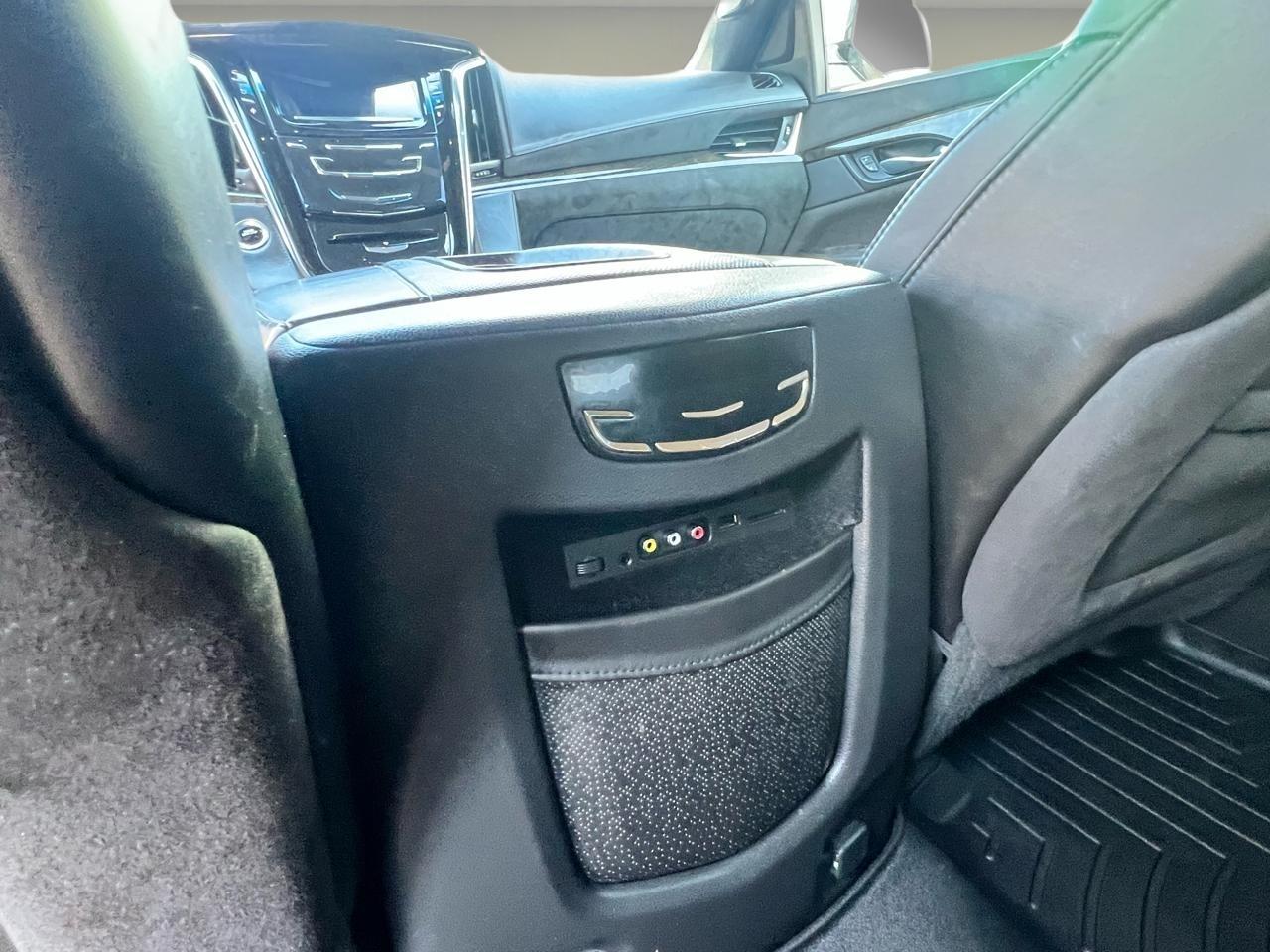 Cadillac Escalade 4WD 4dr Platinum 2015