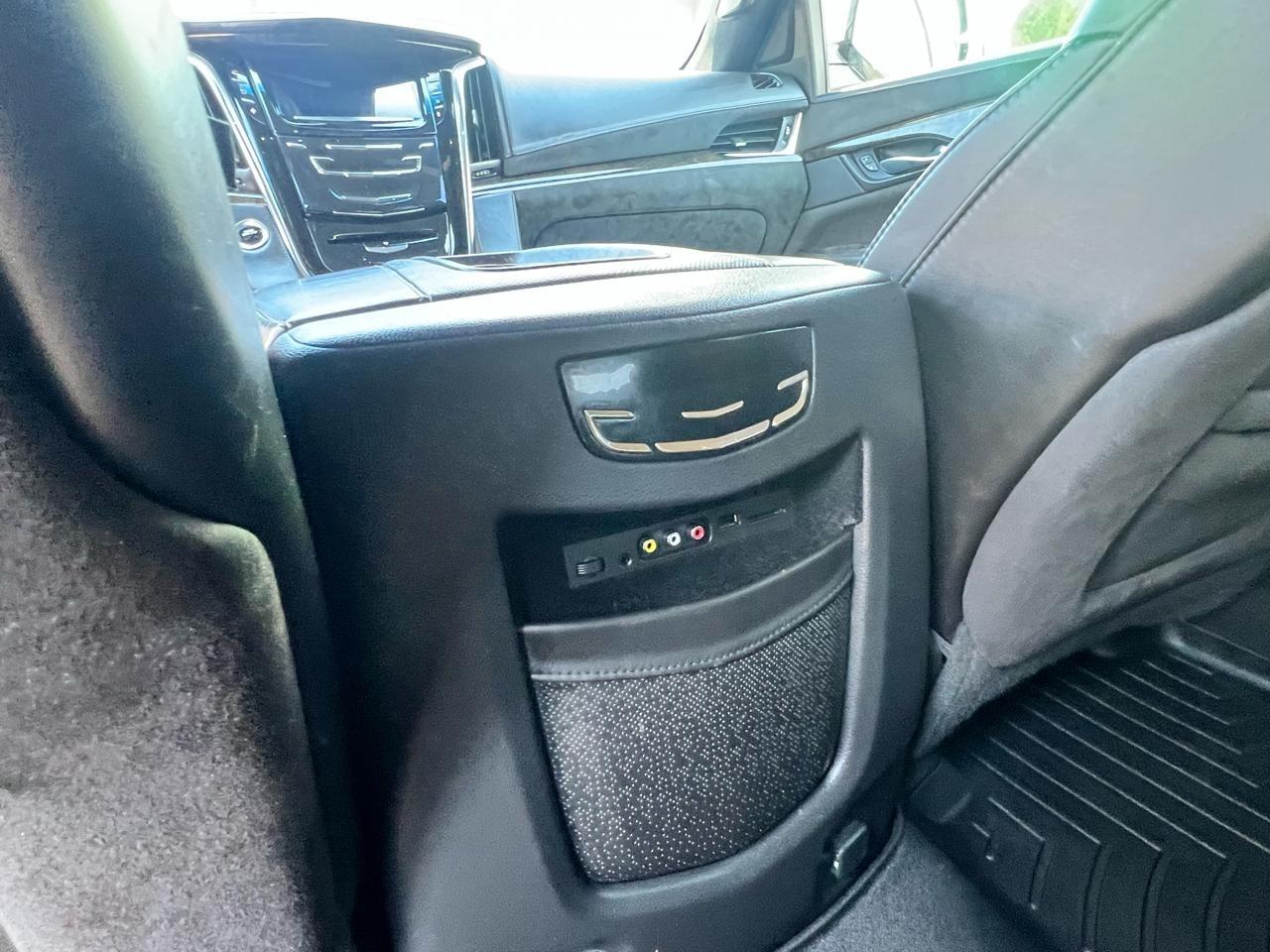 Cadillac Escalade 4WD 4dr Platinum 2015