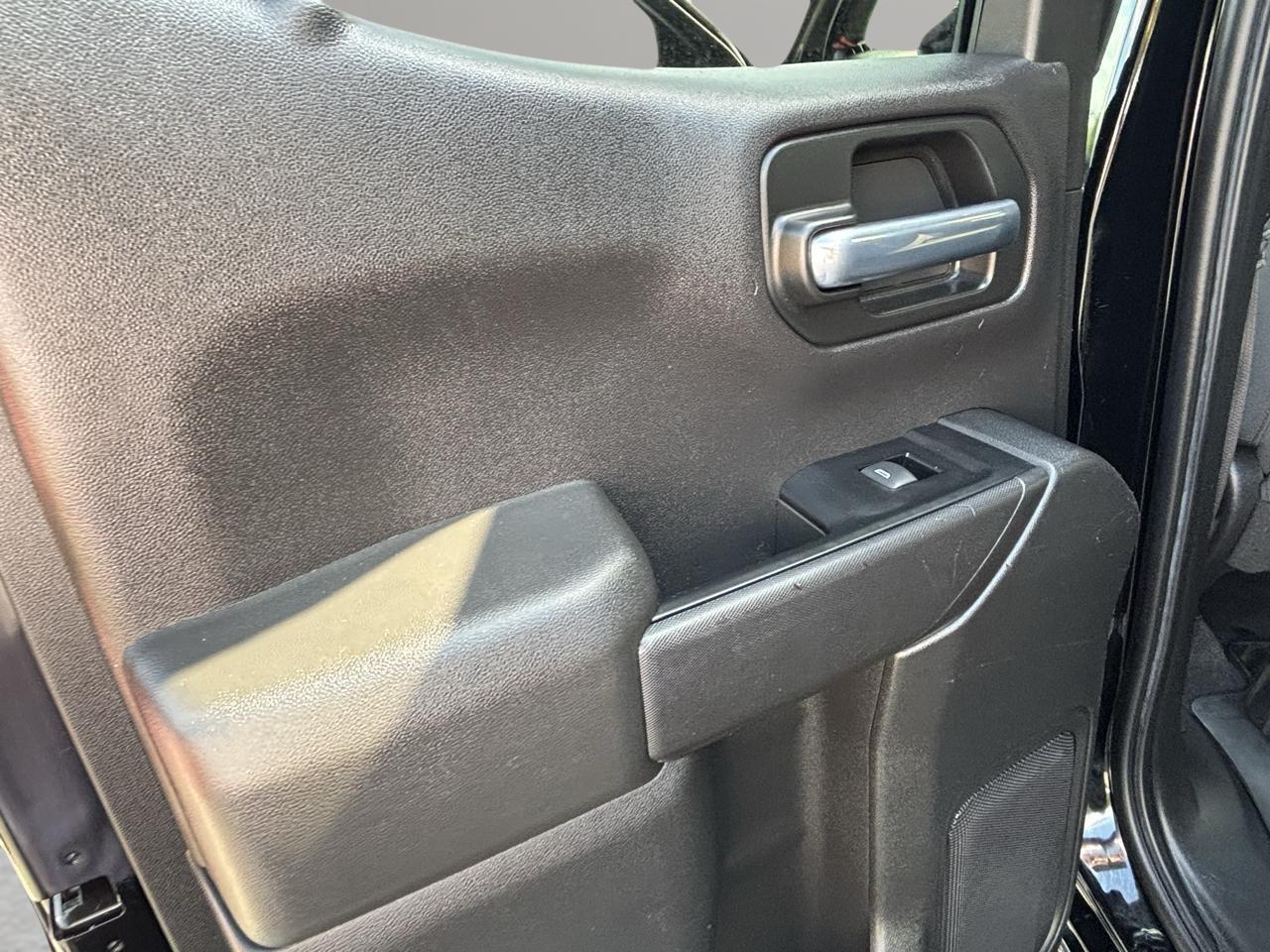 Chevrolet Silverado 1500 4WD Double Cab 147" Custom 2020