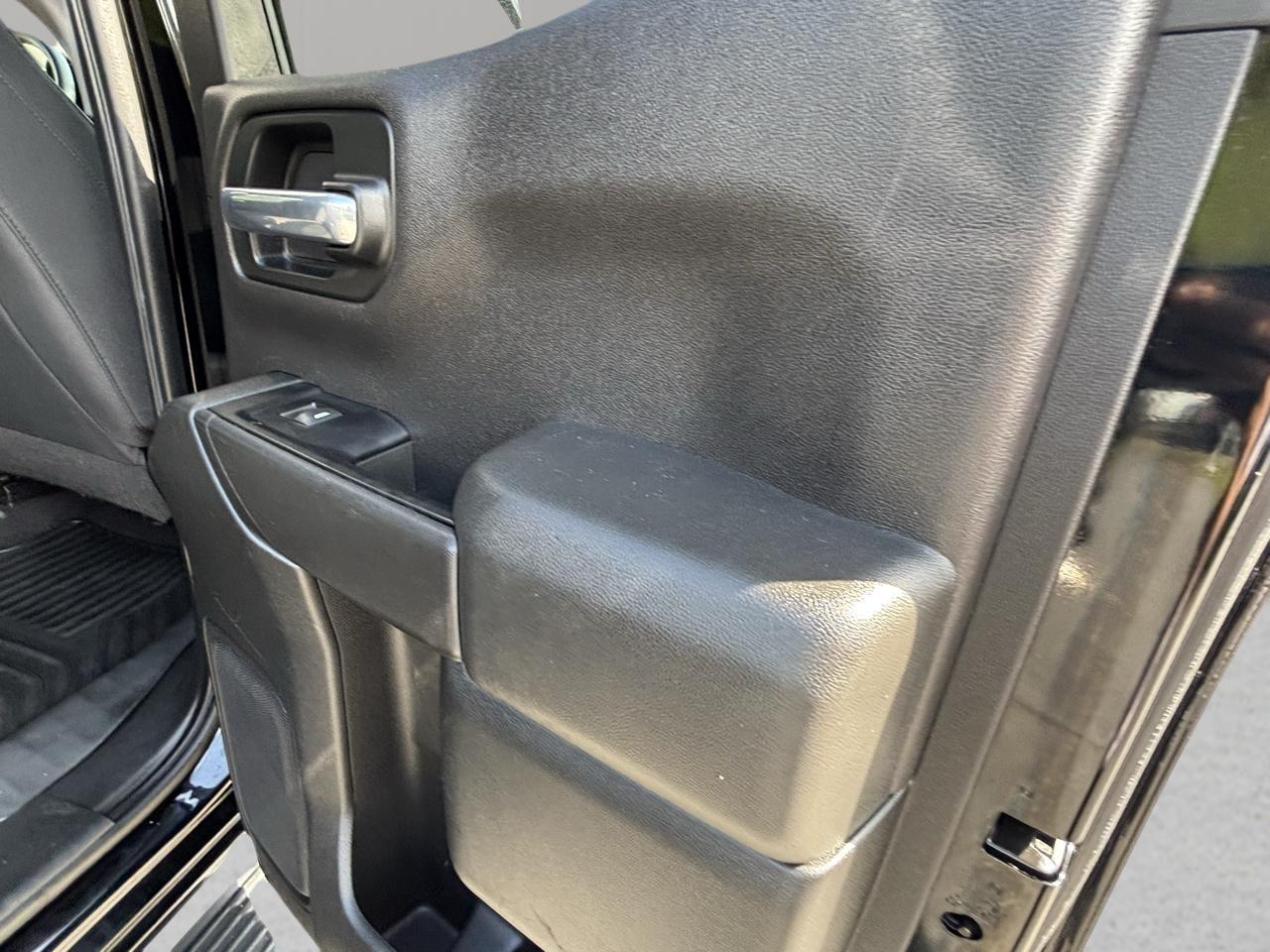 Chevrolet Silverado 1500 4WD Double Cab 147" Custom 2020