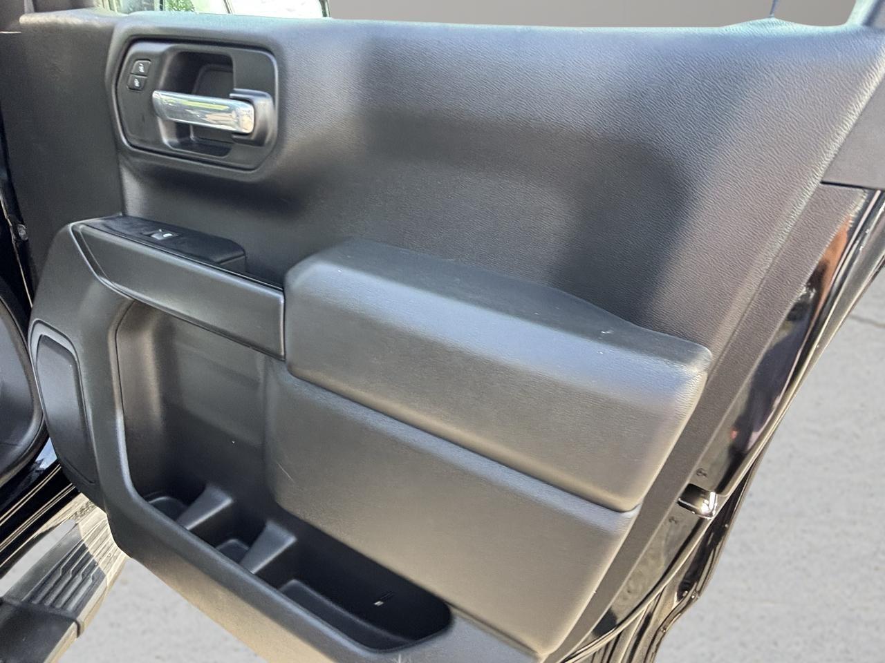 Chevrolet Silverado 1500 4WD Double Cab 147" Custom 2020
