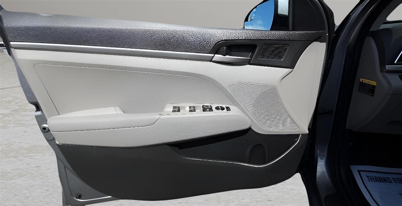 Hyundai Elantra  2018