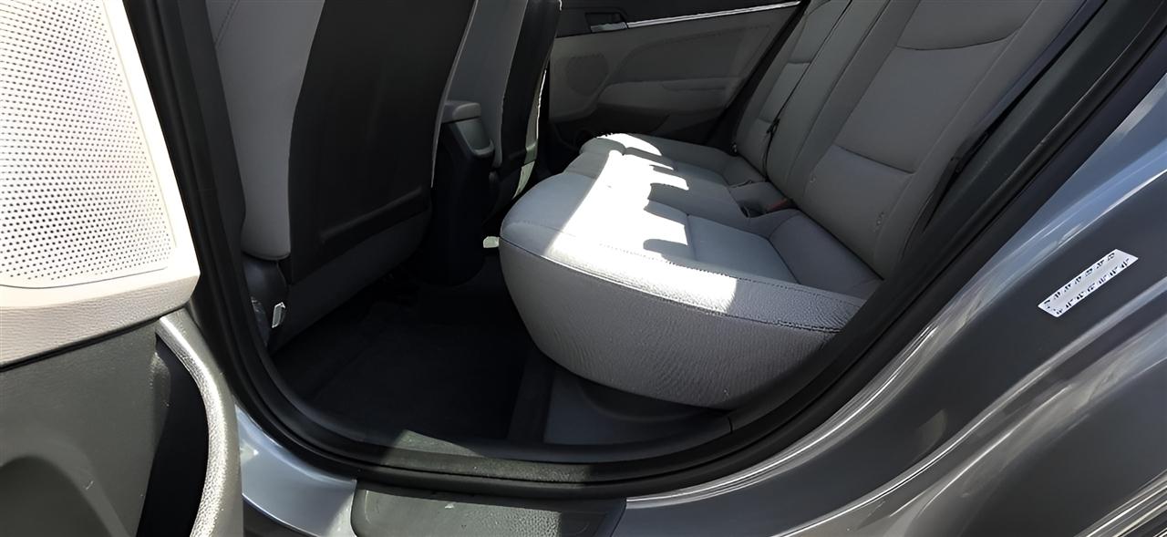 Hyundai Elantra  2018