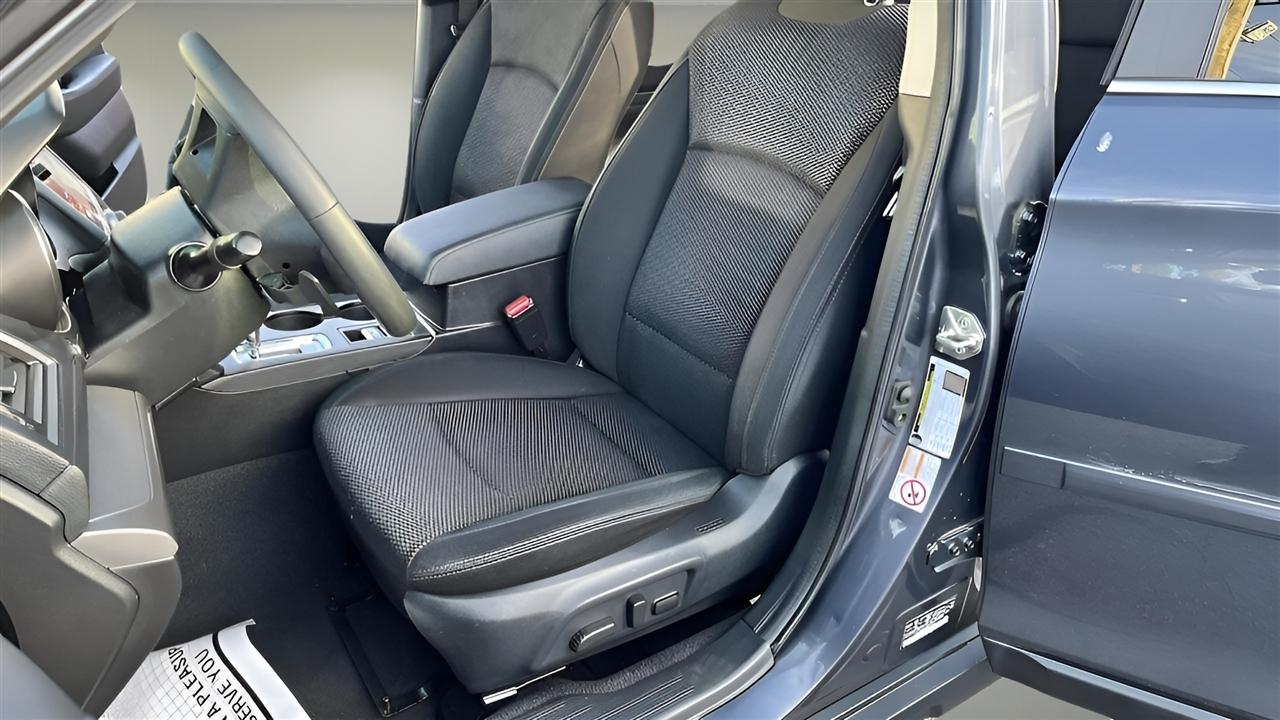 Subaru Outback 4dr Wgn 2.5i Premium PZEV 2016