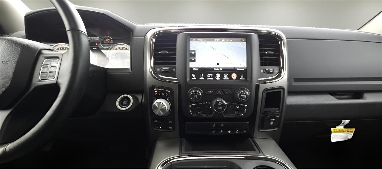 RAM 1500 Night 4x4 Crew Cab 5'7" Box 2017