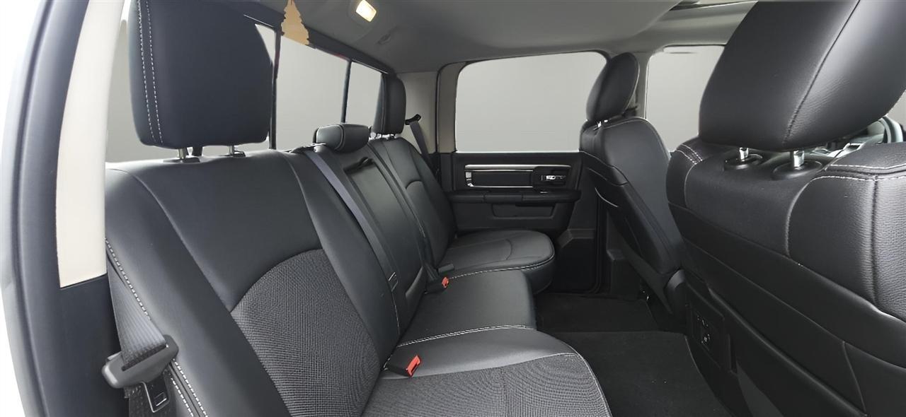 RAM 1500 Night 4x4 Crew Cab 5'7" Box 2017