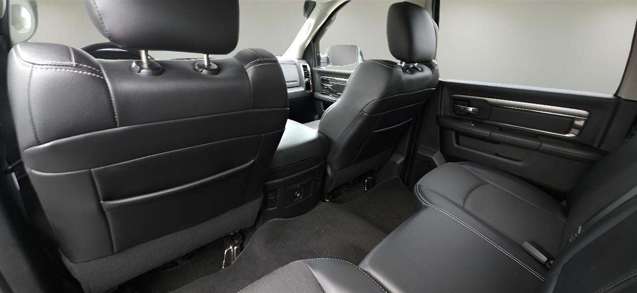 RAM 1500 Night 4x4 Crew Cab 5'7" Box 2017
