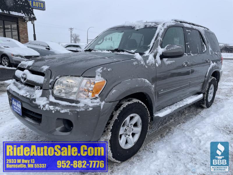 2005 Toyota Sequoia SR5, 8 Passenger, 4x4, iForce V8, clean !