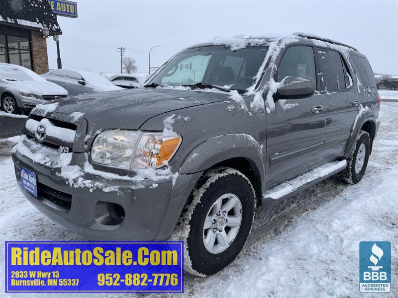 2005 Toyota Sequoia SR5, 8 Passenger, 4x4, iForce V8, clean !