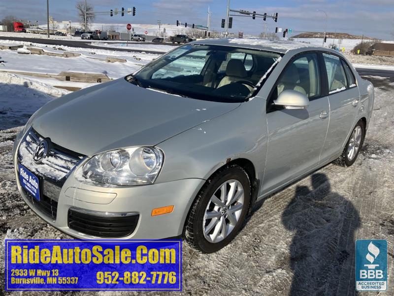 2010 Volkswagen Jetta SE, 4dr sedan, reliable 2.5 5cyl, clean !