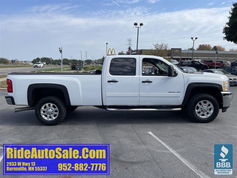 2012 Chevrolet Silverado 3500HD LT photo 4