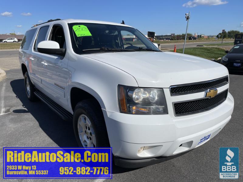 2013 Chevrolet Suburban LT photo 3