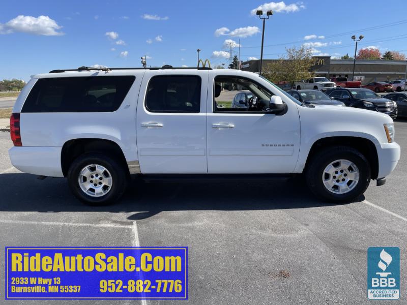 2013 Chevrolet Suburban LT photo 4