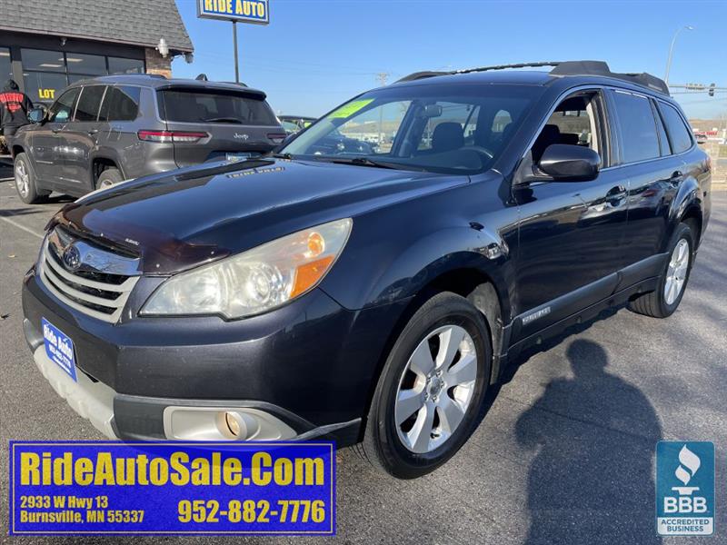 2011 Subaru Outback 2.5i Premium, AWD, 4cyl, rare 6 speed !