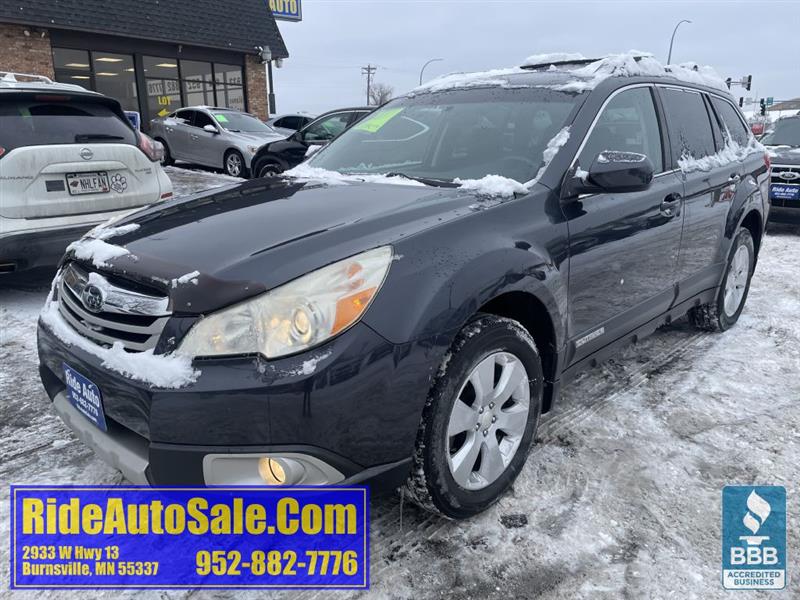 2011 Subaru Outback 2.5i Premium, AWD, 4cyl, rare 6 speed !