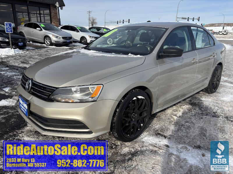 2015 Volkswagen Jetta S tech pkg, 4dr sedan, reliable 2.0 4cyl, 5 speed!