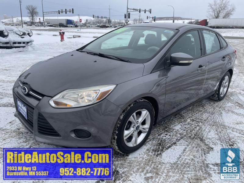 2013 Ford Focus SE, 4dr sedan, reliable 2.0 4cyl, rare 5 speed!