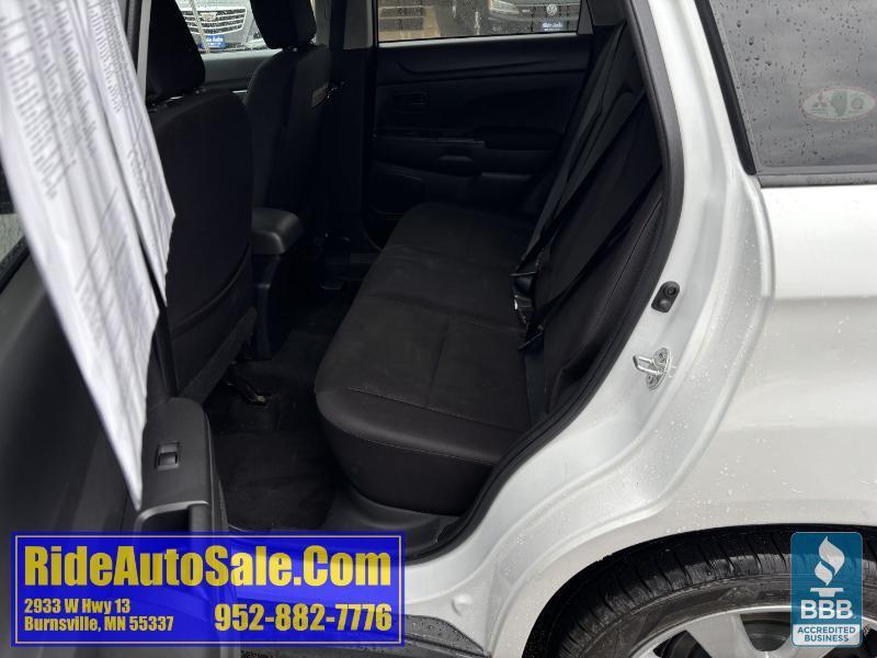 Mitsubishi Outlander Sport  2013