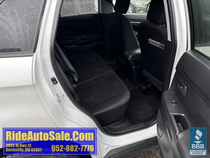 Mitsubishi Outlander Sport  2013