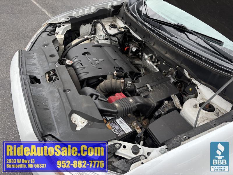 Mitsubishi Outlander Sport  2013