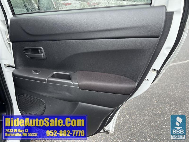 Mitsubishi Outlander Sport  2013