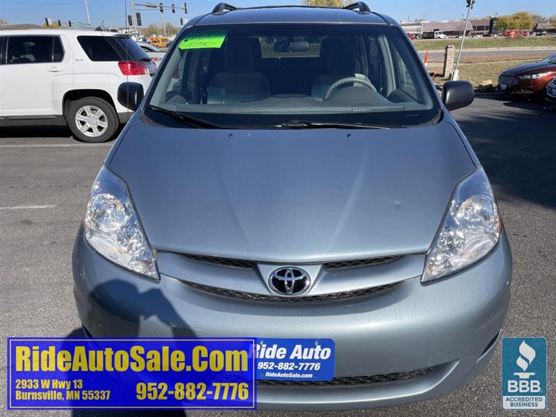 Toyota Sienna  2009