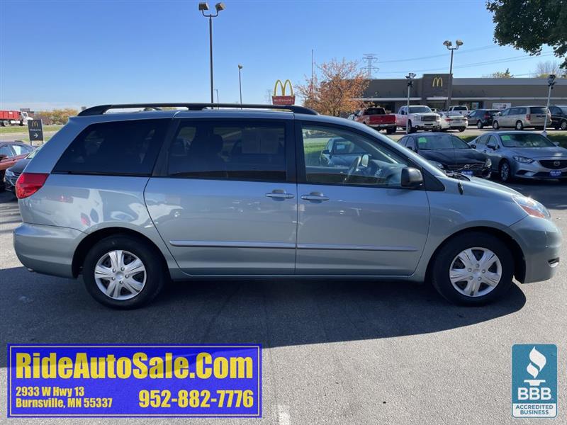 Toyota Sienna  2009