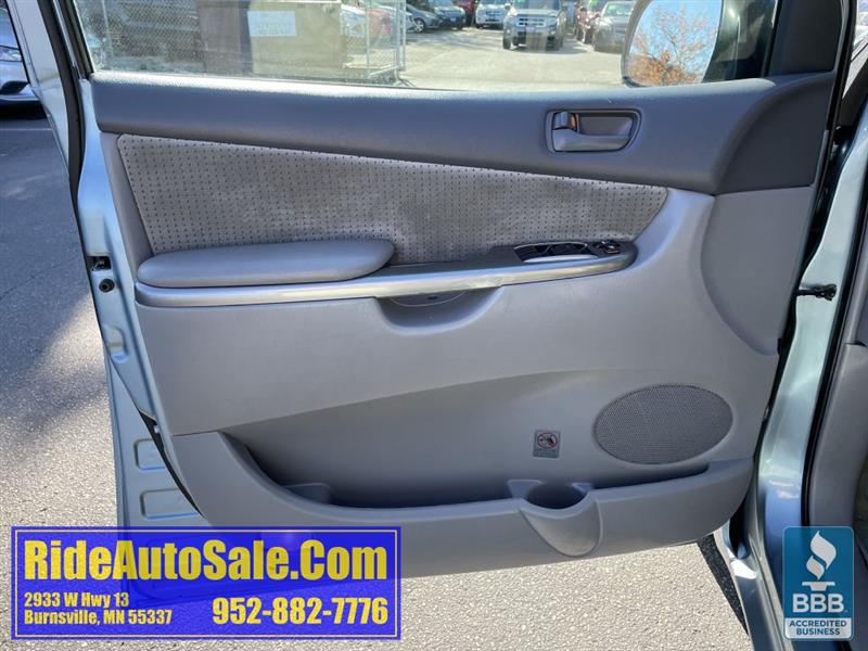 Toyota Sienna  2009