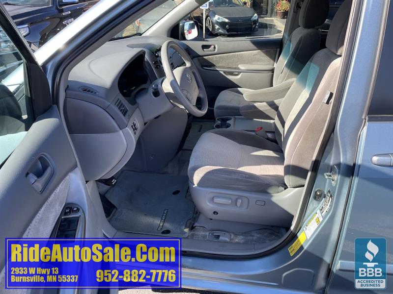 Toyota Sienna  2009