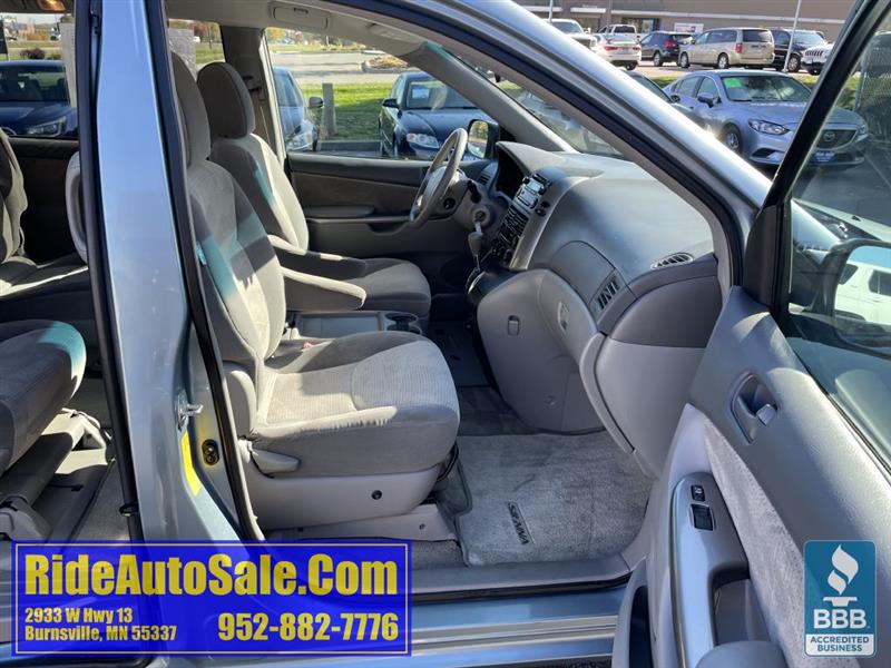 Toyota Sienna  2009