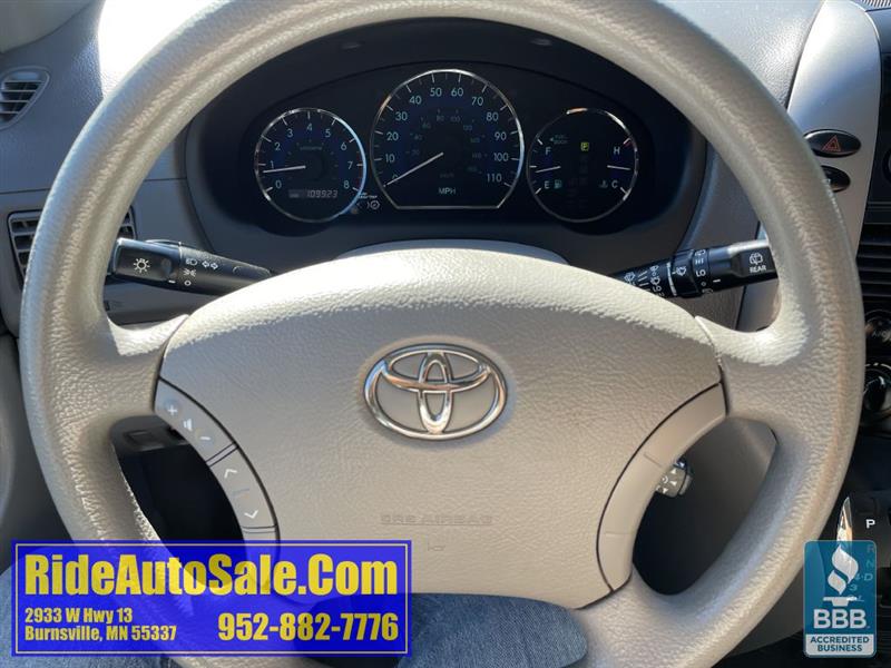 Toyota Sienna  2009